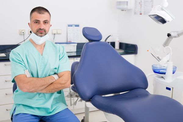 Choosing The Best Option For Replacing A Missing Tooth