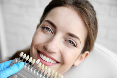 Pros And Cons Of Teeth Whitening Procedures