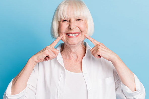 A Dentist Offers Tips For Adjusting To New Dentures